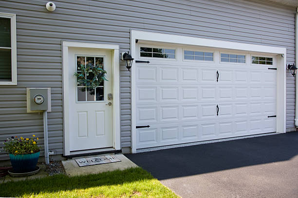 24/7 Emergency Garage Door Panel Replacement experts in Hyde County County, SD